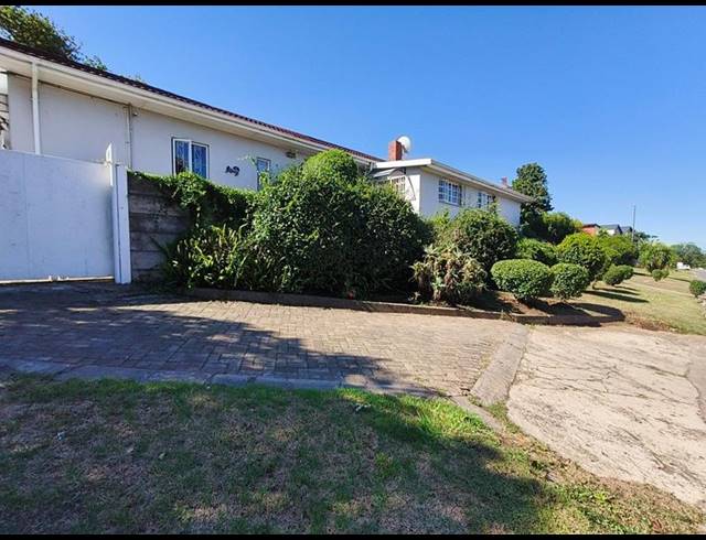 7 BEDROOM HOUSE FOR SALE IN MTHATHA CENTRAL